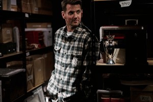 曼联四十老臣将续约！拉爵看重其一优势，创纪录比肩吉格斯范德萨