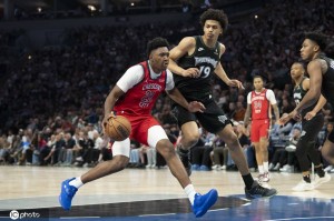 费尔斯36+10香农26分 鹈鹕不敌森林狼