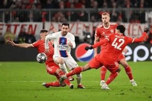 德信对决：拜仁慕尼黑在主场迎战皇马，谁能主导节奏？